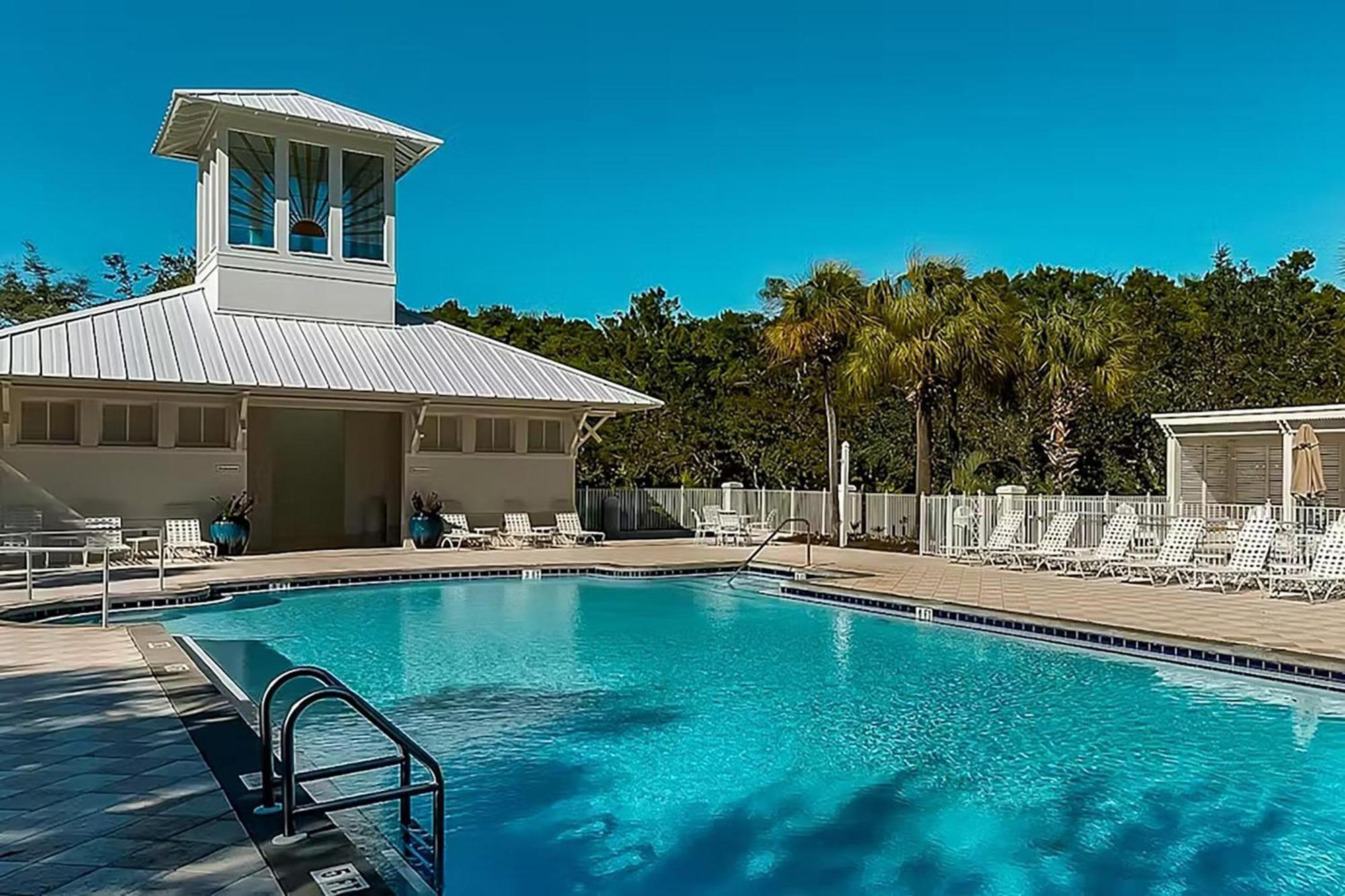 Relax Awhile - Carriage House *